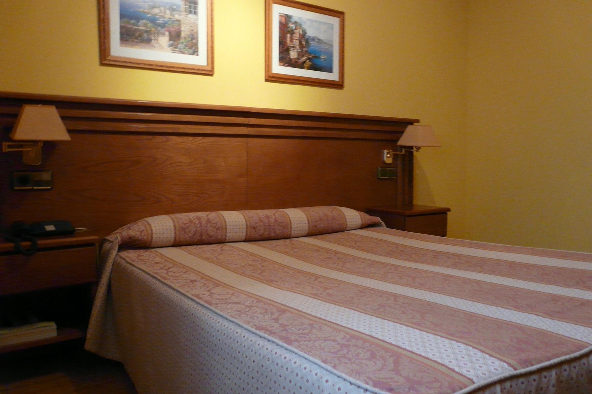 Hotel Idh Angel à Oviede Extérieur photo