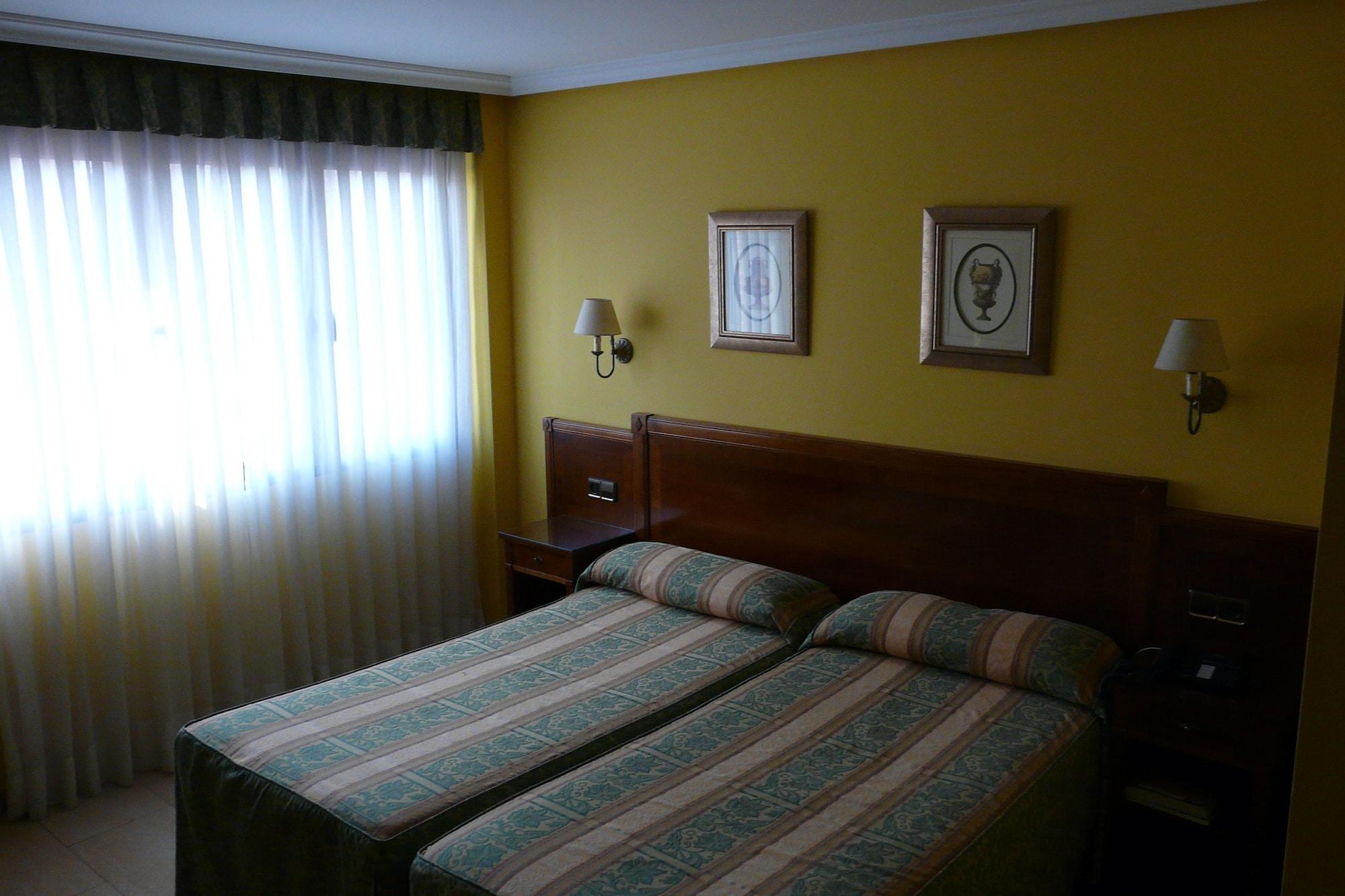 Hotel Idh Angel à Oviede Extérieur photo
