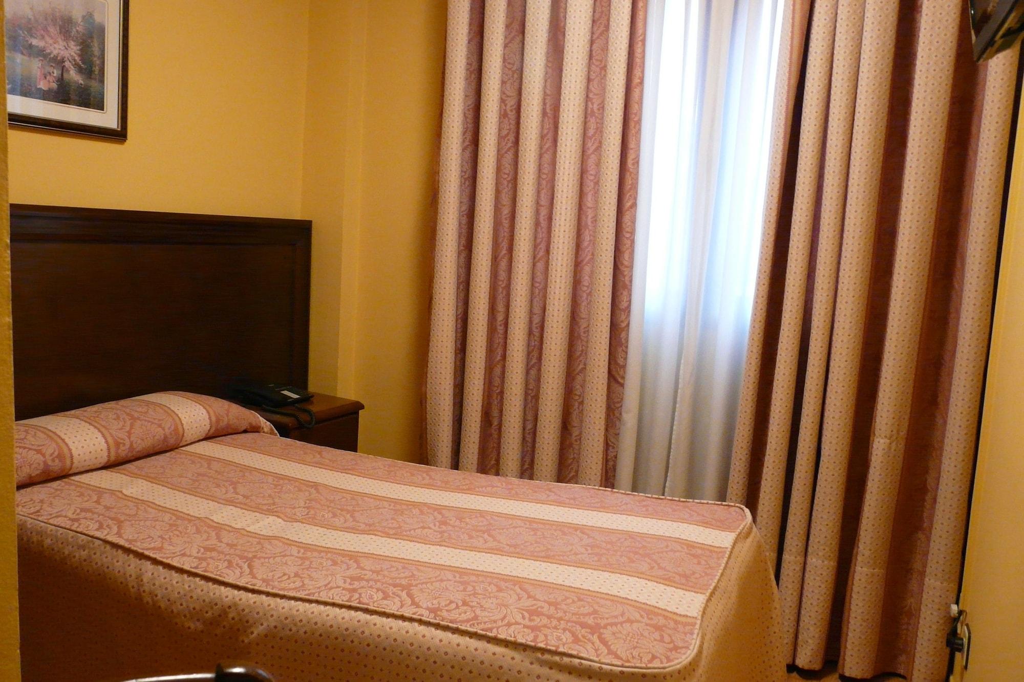Hotel Idh Angel à Oviede Extérieur photo