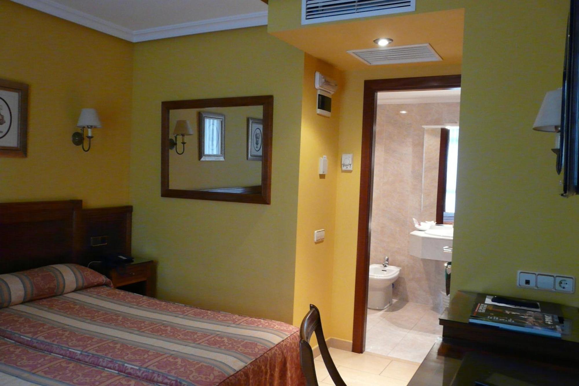 Hotel Idh Angel à Oviede Extérieur photo
