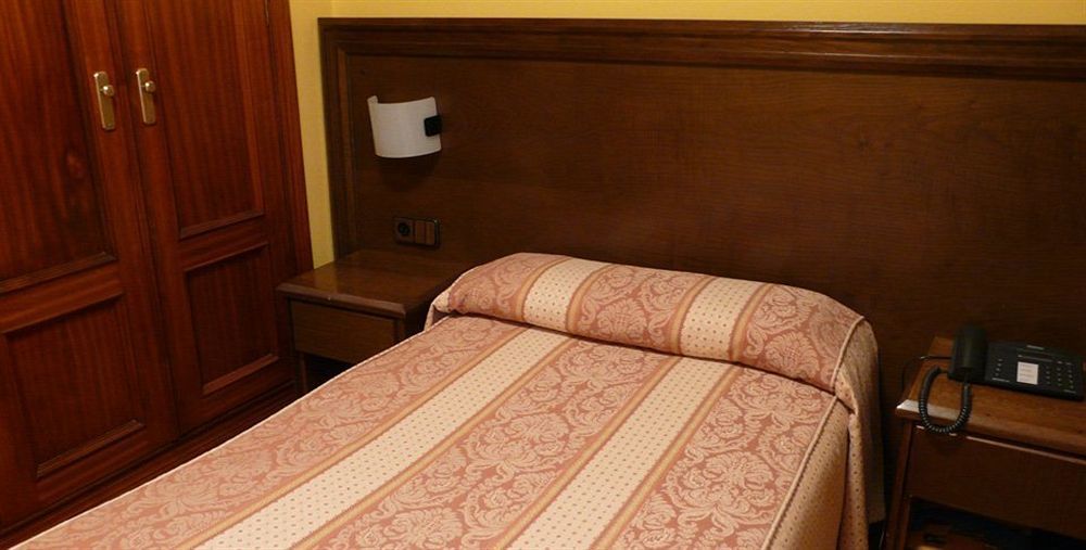 Hotel Idh Angel à Oviede Extérieur photo